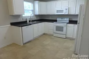 3617 Sipes Ln, Charlotte, NC 28269 - Photo 2