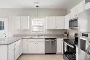 244 Makayla Ct, Fort Mill, SC 29715 - Photo 10