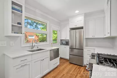 4703 Woodlark Lane, Charlotte, NC 28211 - Photo 8