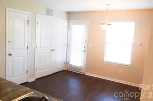 10738 Derryrush Dr, Charlotte, NC 28213 - Photo 8