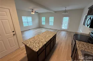 110 Lookout Point Pl, Mooresville, NC 28115 - Photo 2
