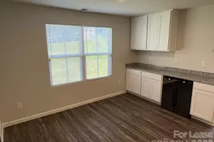4320 Bowline Dr, Charlotte, NC 28269 - Photo 10