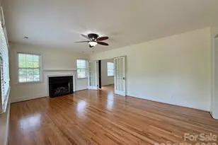917 W Pine St, Blacksburg, SC 29702 - Photo 4