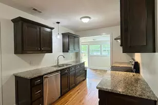 917 W Pine St, Blacksburg, SC 29702 - Photo 6