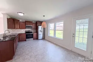 164 Altondale Dr, Statesville, NC 28625 - Photo 2