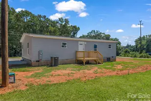 276 Mulberry St, Forest City, NC 28043 - Photo 6