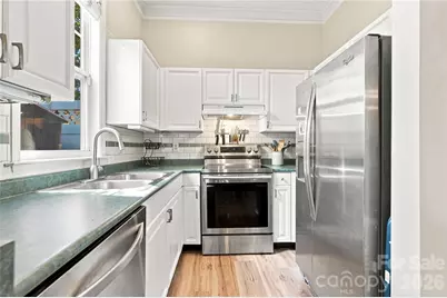 942 Hawthorne Bridge Court, Charlotte, NC 28204 - Photo 8