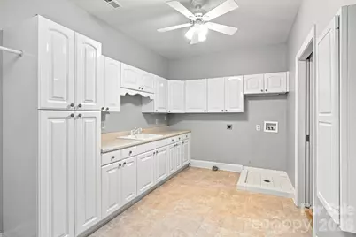 3726 Ashford Leigh Court, Charlotte, NC 28269 - Photo 24
