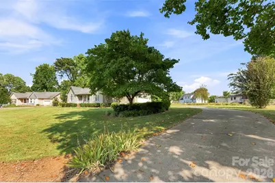 108 Shade Tree Court, Gastonia, NC 28056 - Photo 2