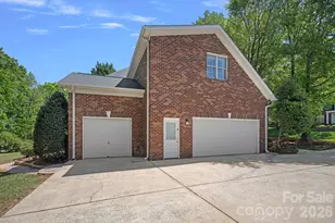 2401 Flagstick Dr, Matthews, NC 28104 - Photo 34