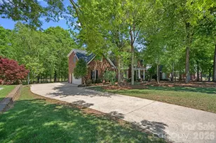 2401 Flagstick Dr, Matthews, NC 28104 - Photo 32