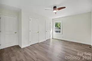 5324 Cheval Pl, Charlotte, NC 28205 - Photo 6