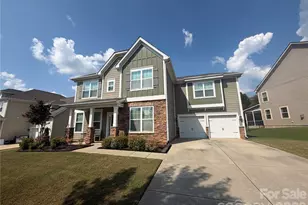 640 Maple Hill Dr, Fort Mill, SC 29715 - Photo 2