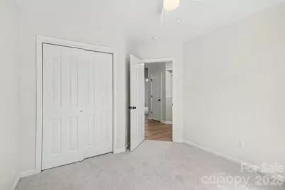 10424 Green Hedge Avenue, Charlotte, NC 28269 - Photo 12