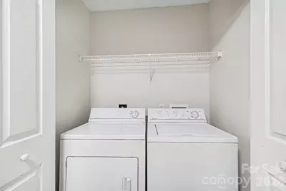 10424 Green Hedge Avenue, Charlotte, NC 28269 - Photo 10