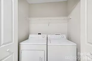 10424 Green Hedge Ave, Charlotte, NC 28269 - Photo 10
