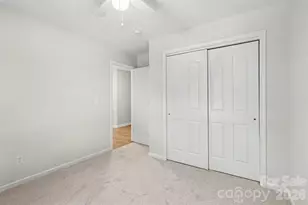 10424 Green Hedge Ave, Charlotte, NC 28269 - Photo 16