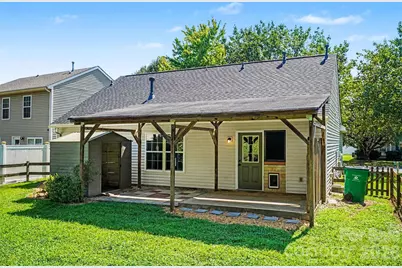 10424 Green Hedge Avenue, Charlotte, NC 28269 - Photo 4