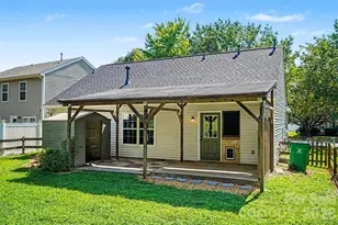 10424 Green Hedge Ave, Charlotte, NC 28269 - Photo 4