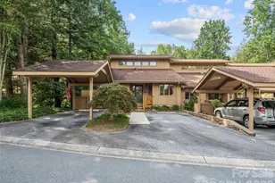 405 Red Oak Dr, Hendersonville, NC 28791 - Photo 1