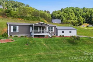 582 John Henry Rd, Burnsville, NC 28714 - Photo 2