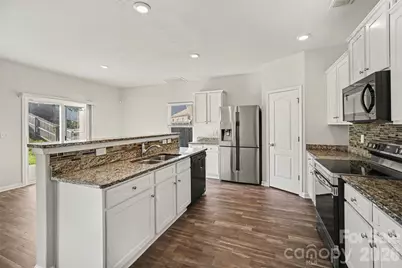 8411 Highgate Drive, Charlotte, NC 28215 - Photo 10