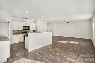 8411 Highgate Dr, Charlotte, NC 28215 - Photo 14