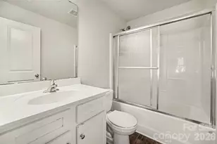 8411 Highgate Dr, Charlotte, NC 28215 - Photo 30