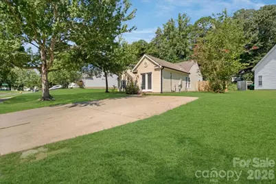 9828 Northwoods Forest Drive, Charlotte, NC 28214 - Photo 2