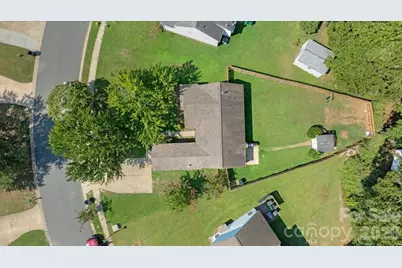 9828 Northwoods Forest Drive, Charlotte, NC 28214 - Photo 36