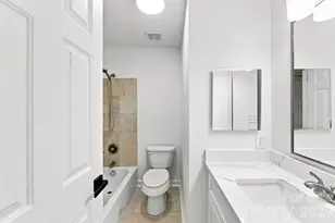425 W 8th St, Charlotte, NC 28202 - Photo 16