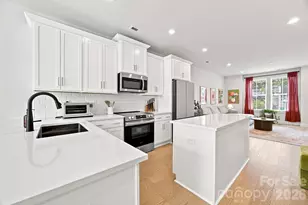 2303 Rozzelles Ferry Rd, Charlotte, NC 28208 - Photo 8