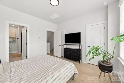 2303 Rozzelles Ferry Road, Charlotte, NC 28208 - Photo 16