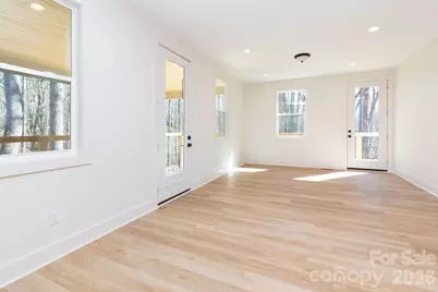 137 E Arbutus Trail, Hendersonville, NC 28792 - Photo 10