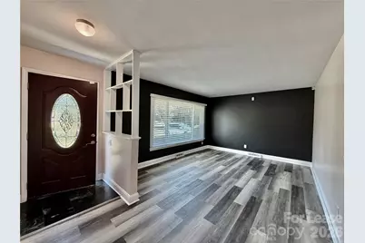 3132 Dawnshire Avenue, Charlotte, NC 28216 - Photo 2