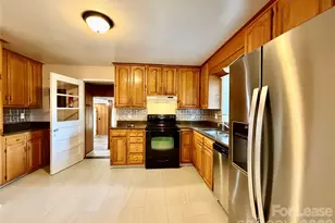 3132 Dawnshire Ave, Charlotte, NC 28216 - Photo 22
