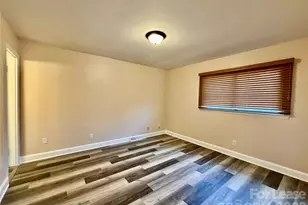 3132 Dawnshire Ave, Charlotte, NC 28216 - Photo 16