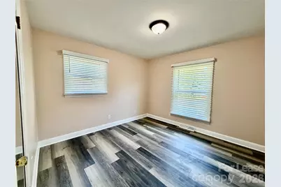 3132 Dawnshire Avenue, Charlotte, NC 28216 - Photo 14