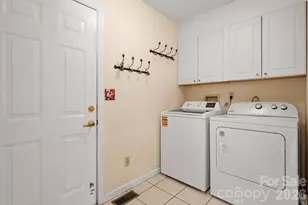 324 Dawnbrook Dr, Flat Rock, NC 28731 - Photo 14