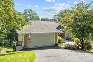 324 Dawnbrook Dr, Flat Rock, NC 28731 - Photo 2