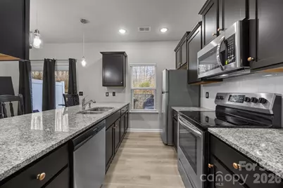 8105 Alderton Lane, Charlotte, NC 28215 - Photo 10