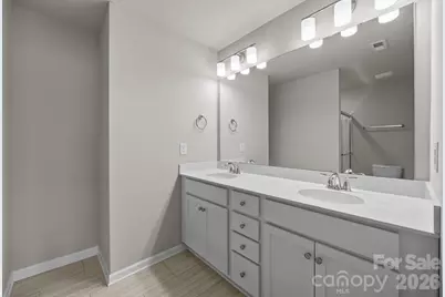 8105 Alderton Lane, Charlotte, NC 28215 - Photo 16