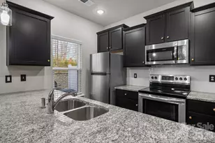 8105 Alderton Ln, Charlotte, NC 28215 - Photo 12