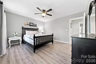 921 21st Avenue NE, Hickory, NC 28601 - Photo 24