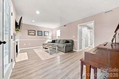 921 21st Avenue NE, Hickory, NC 28601 - Photo 18