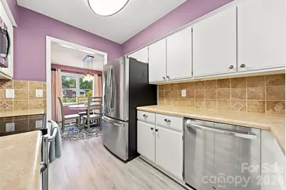 921 21st Avenue NE, Hickory, NC 28601 - Photo 6