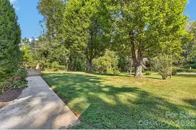 219 Old US 19 23 Highway, Candler, NC 28715 - Photo 22