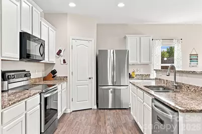 8219 Paw Valley Lane, Charlotte, NC 28214 - Photo 4