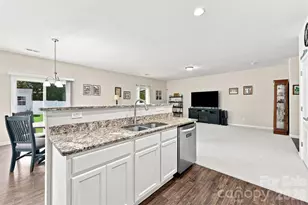 8219 Paw Valley Ln, Charlotte, NC 28214 - Photo 18