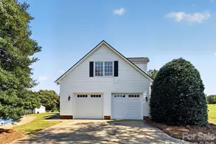 1186 Morningstar Lake Rd, Forest City, NC 28043 - Photo 2